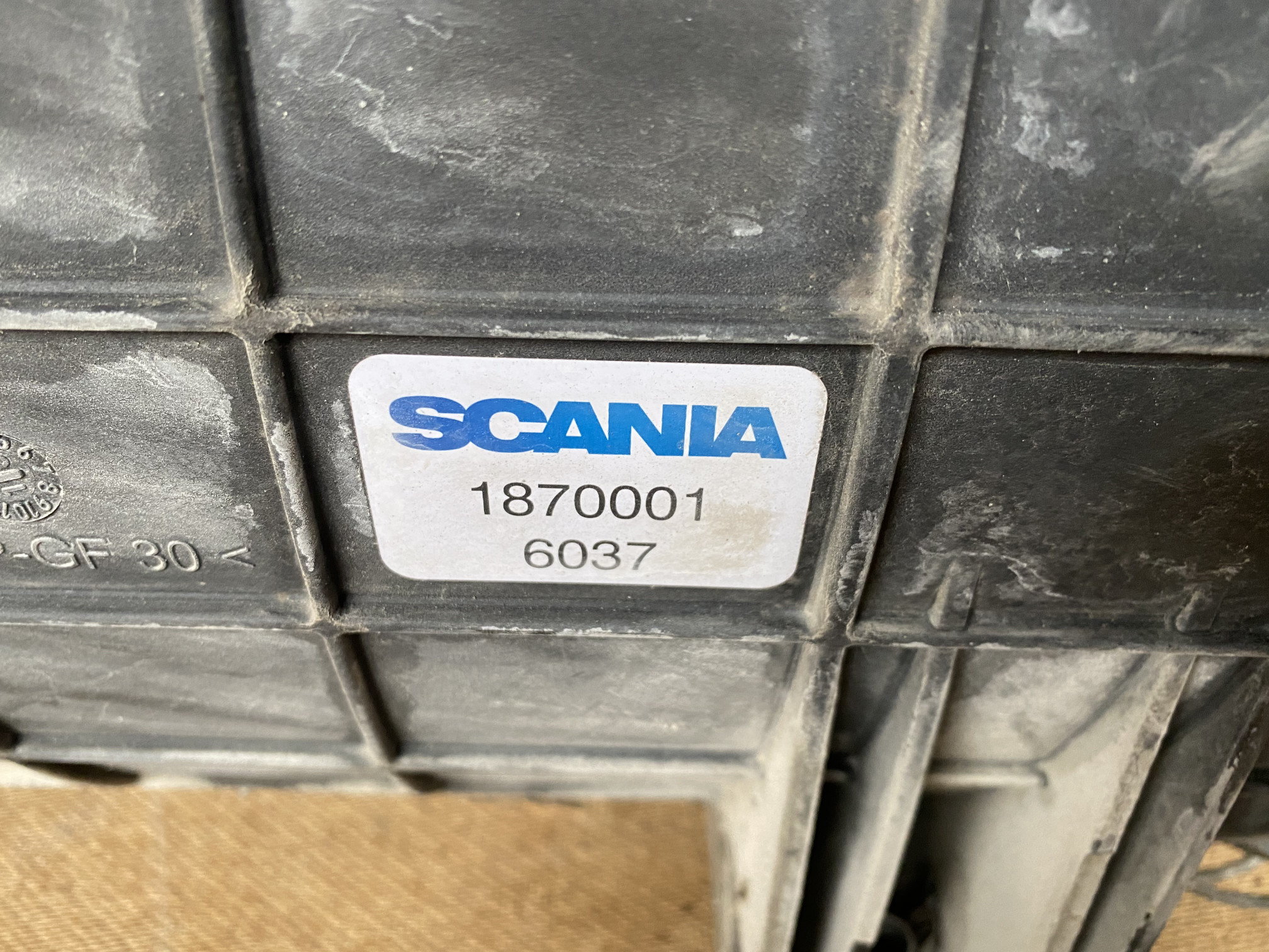 Корпус воздушногo фильтра Scania R